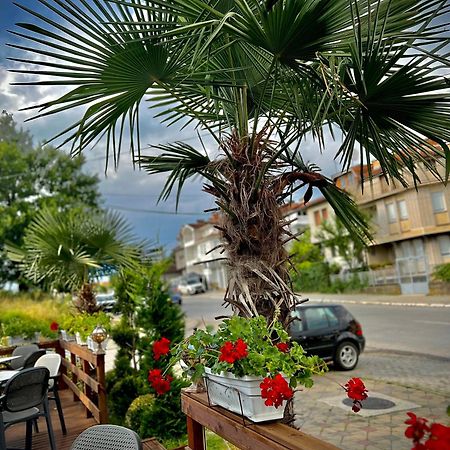 Conti Hotel & Restaurant Gjakova Extérieur photo
