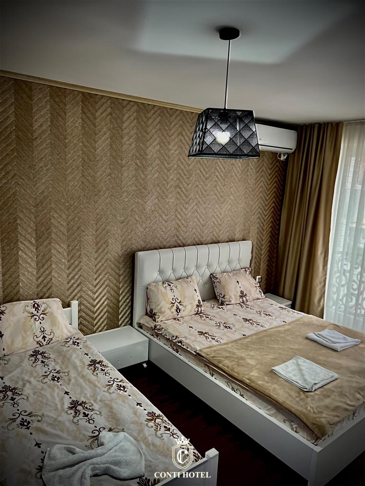 Conti Hotel & Restaurant Gjakova Extérieur photo