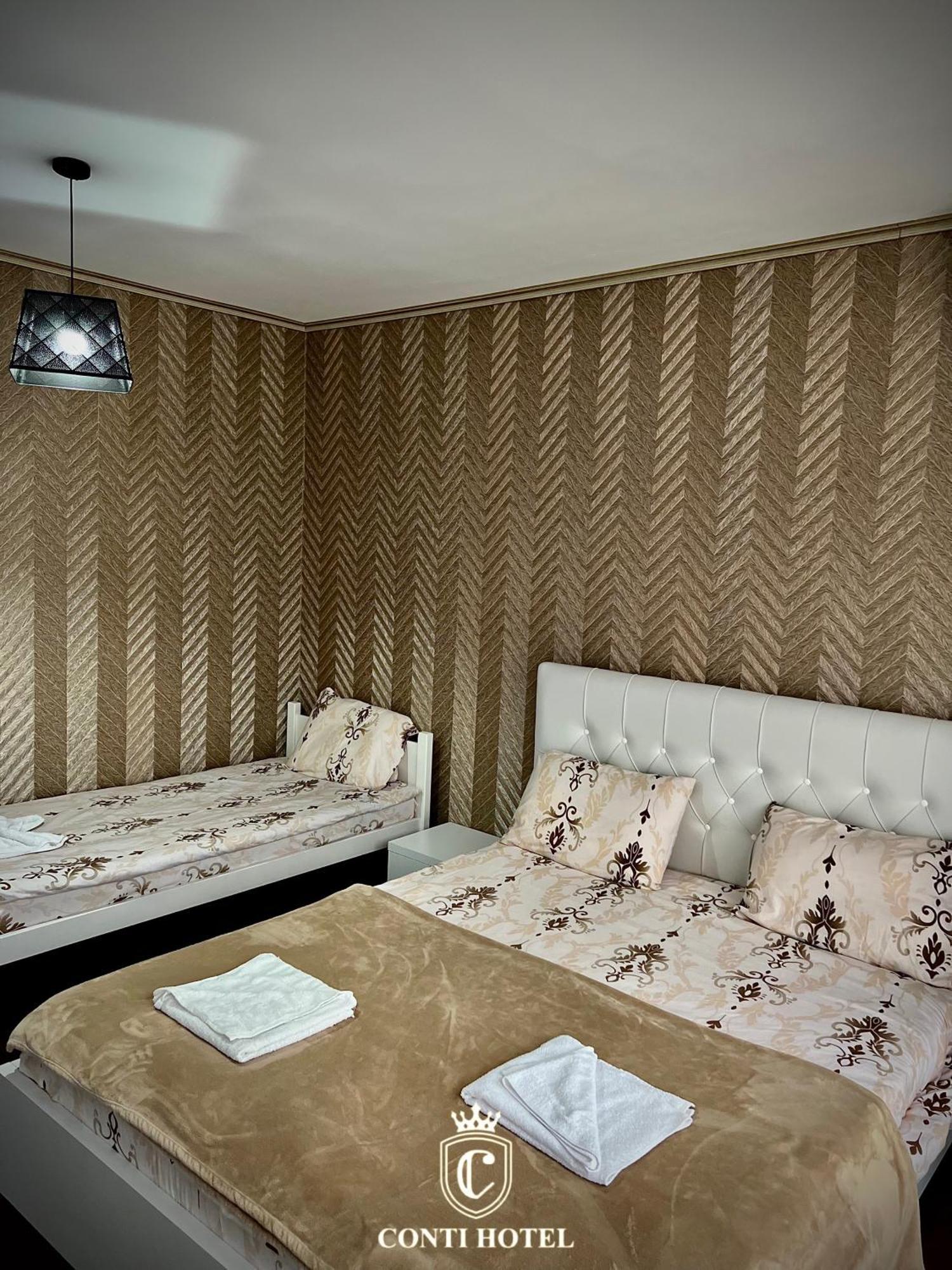 Conti Hotel & Restaurant Gjakova Extérieur photo